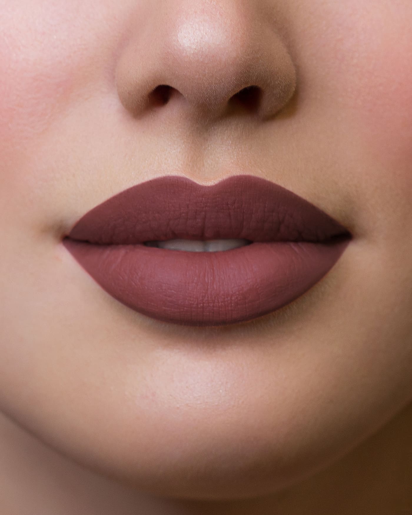 HYPNOTIZE LIQUID LIPSTICK - 01 - Ambitious - Astra Make-Up