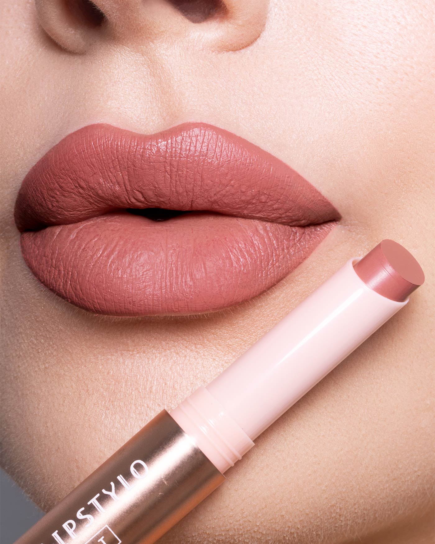 MADAME LIPSTYLO THE MAT - 02- Nobless Oblige - Astra Make-Up