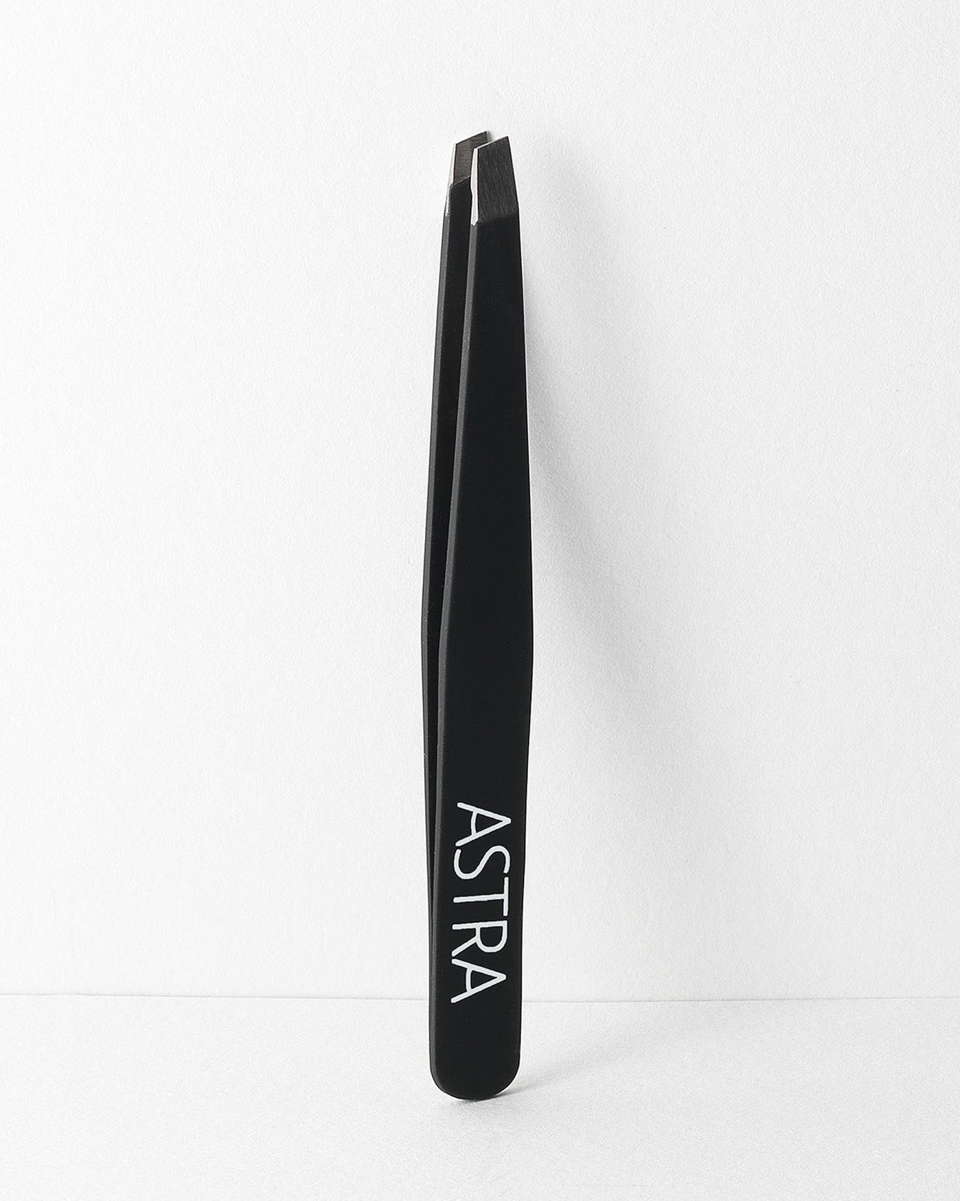 TWEEZERS - Brush & Tools - Astra Make-Up