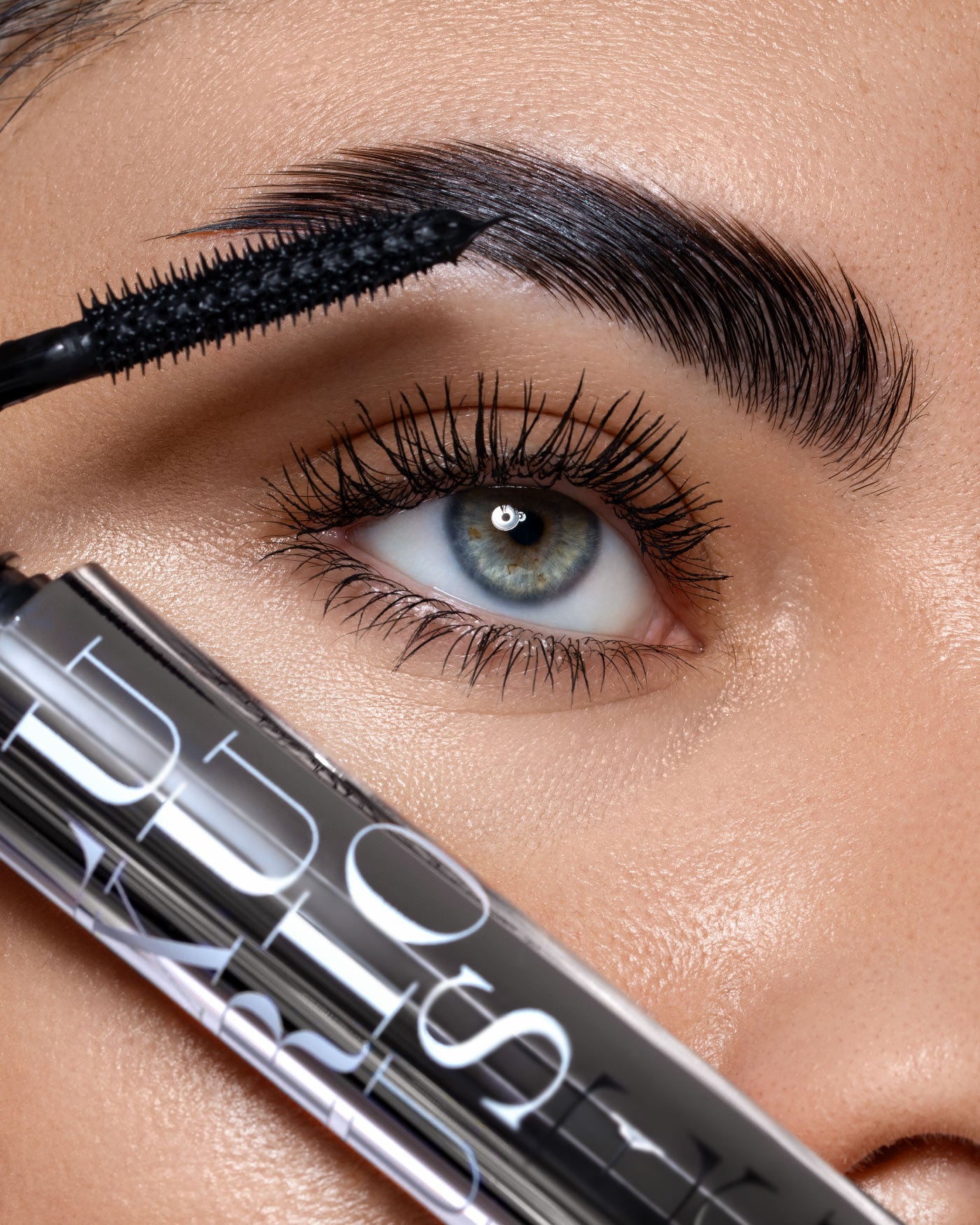 LUXURIOUS LENGTH - 01 - Black - Astra Make-Up