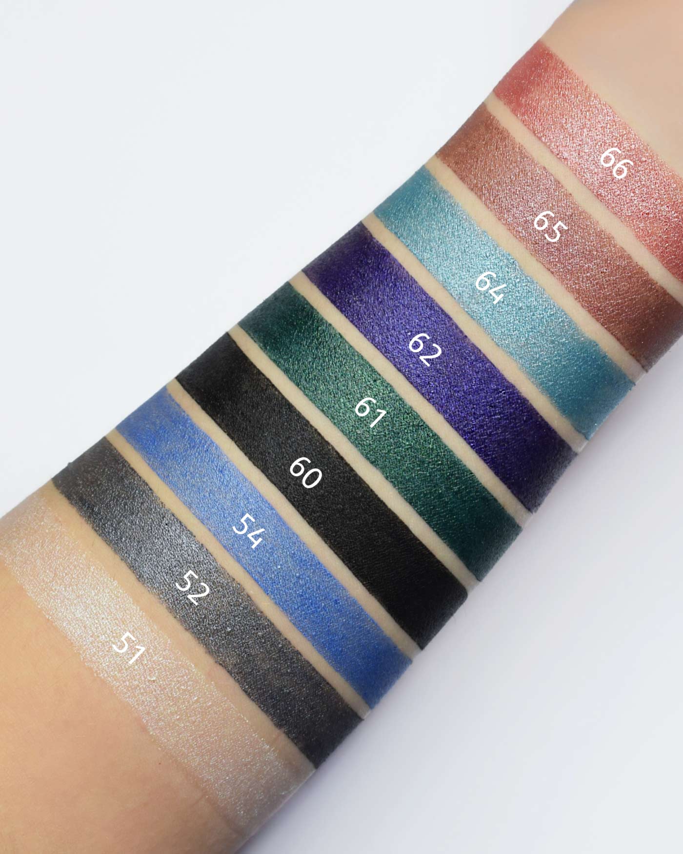 JUMBO EYESHADOW - 54 - Light Blu Day - Astra Make-Up