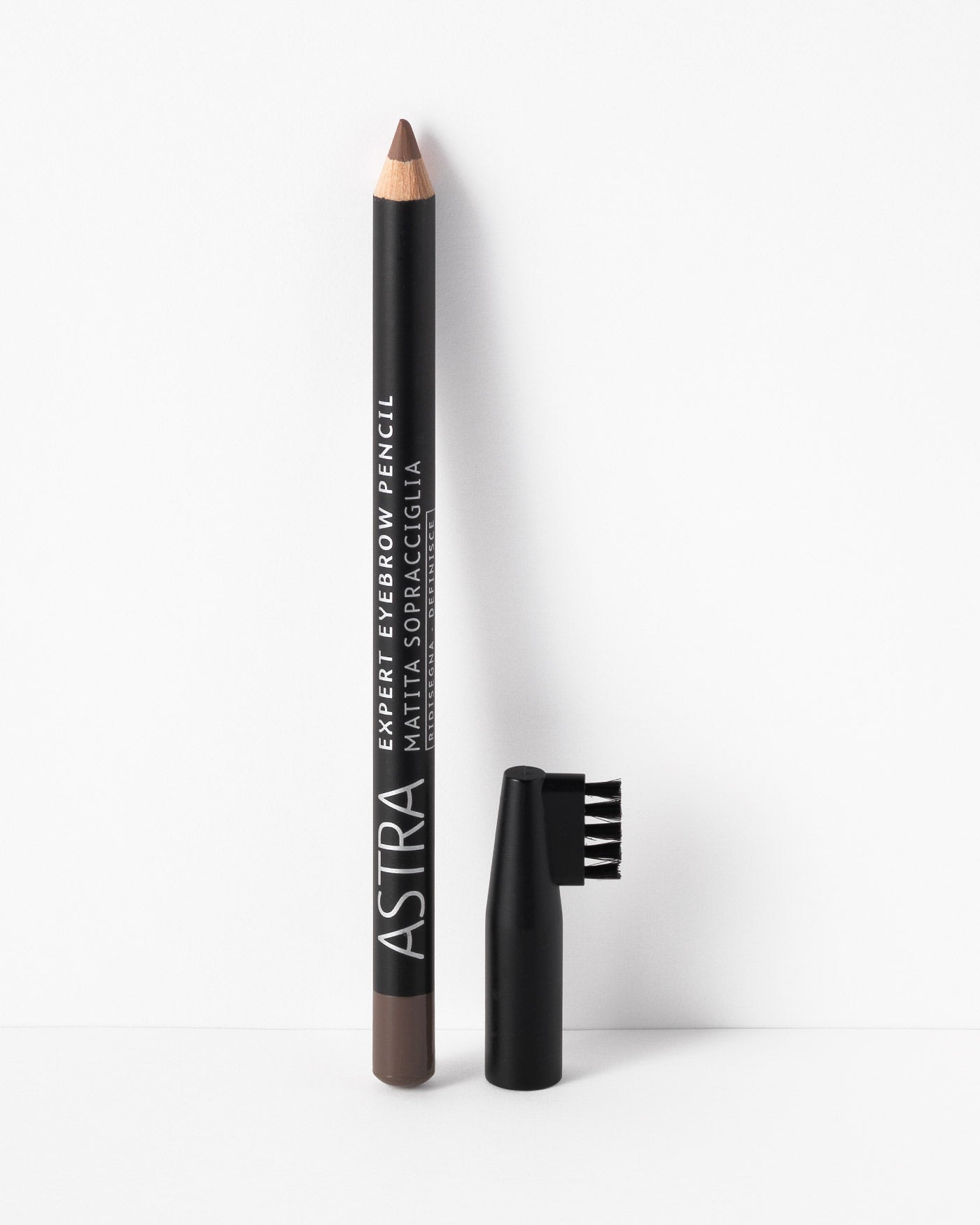 EXPERT EYEBROW PENCIL - Brown 0EB3 - Astra Make-Up