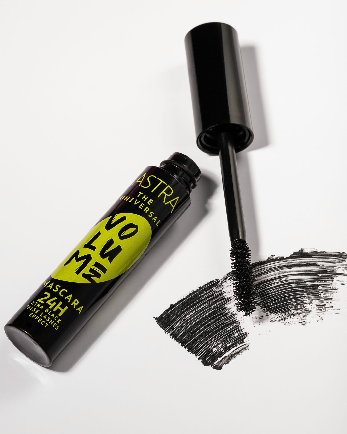 THE UNIVERSAL VOLUME MASCARA 24H - Eyes - Astra Make-Up