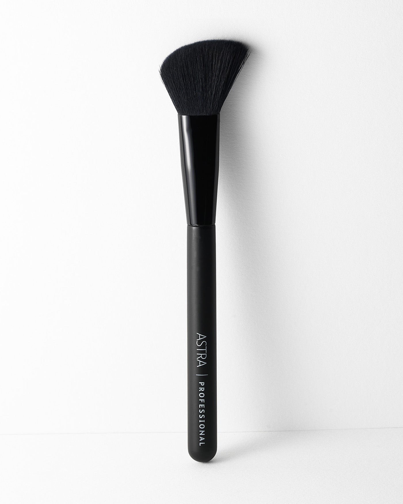 BLUSH BRUSH - Brush & Tools - Astra Make-Up