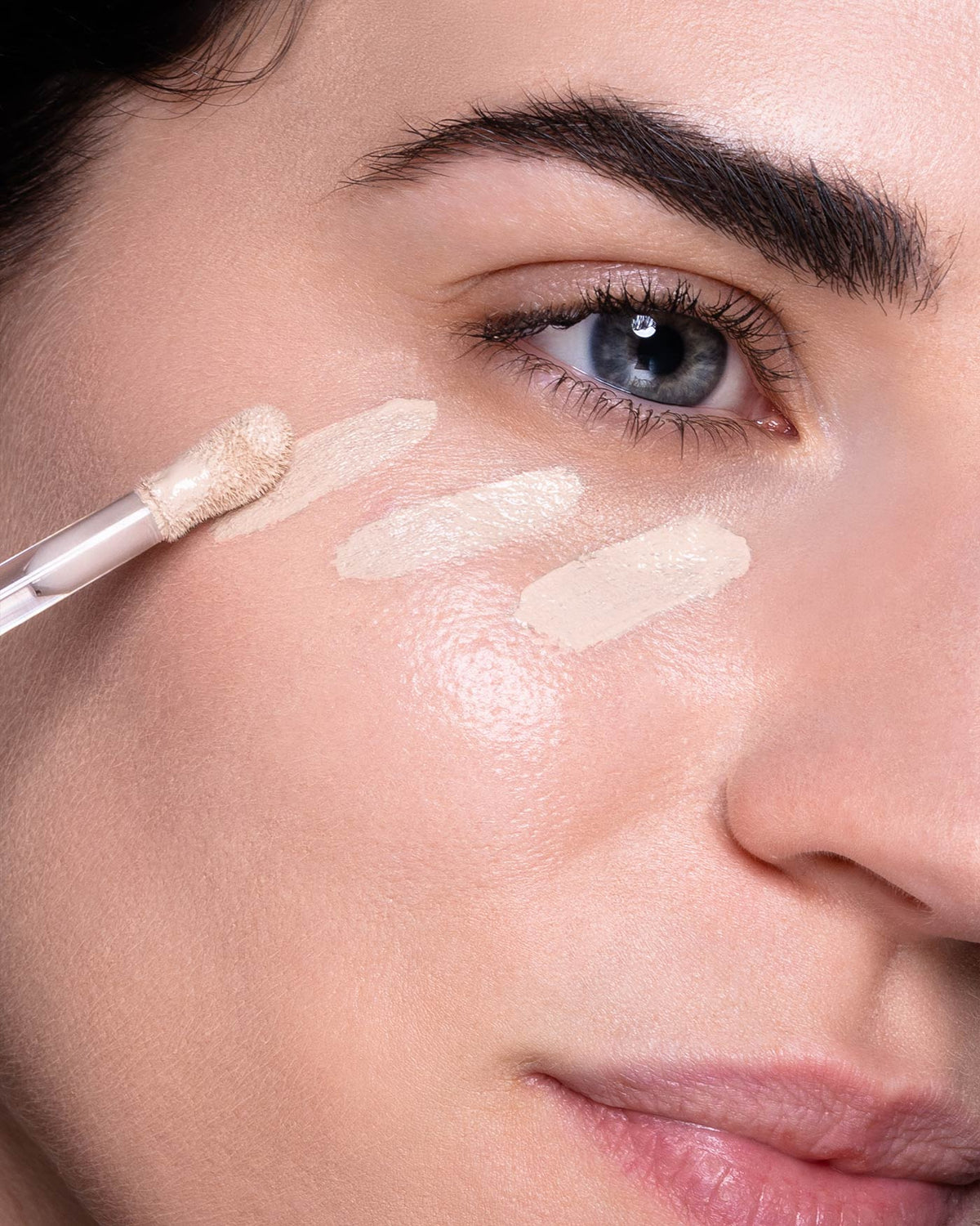 Concealers: liquid or in stick with high staying power | Astra Make-Up