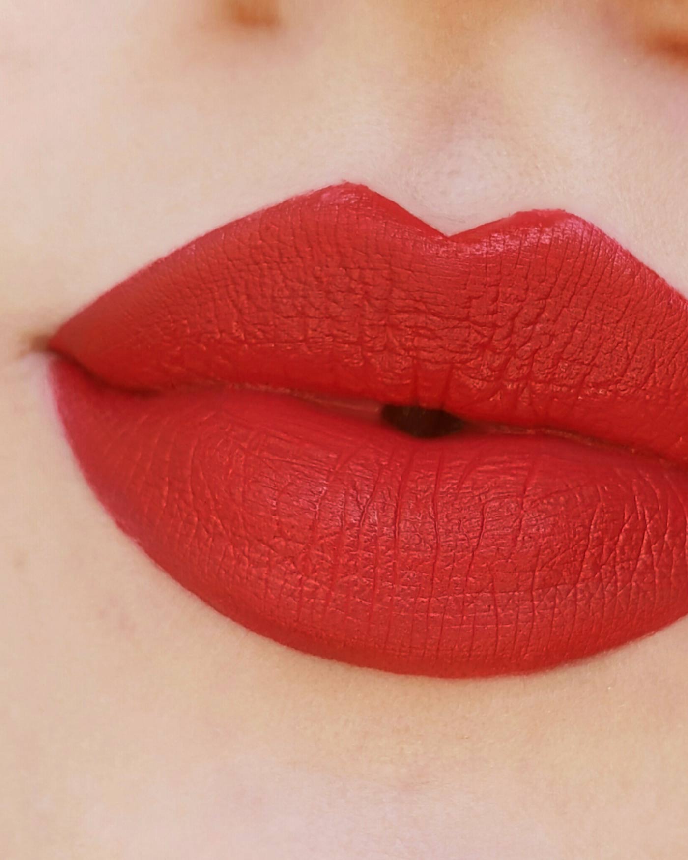 rossetto rosso senza sbavature - Astra Make-Up