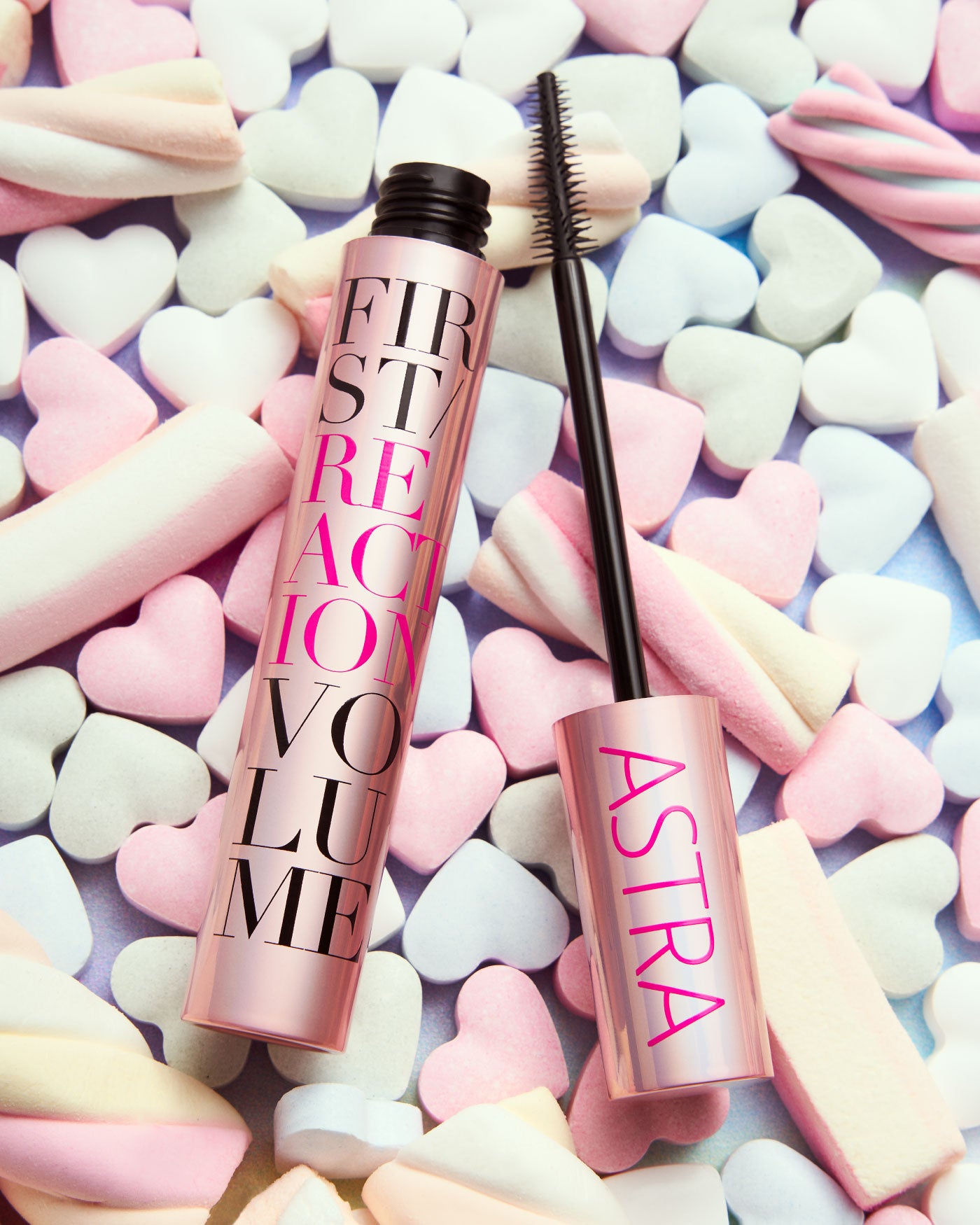 FIRST REACTION VOLUME MASCARA - First Reaction Love - Astra Make-Up