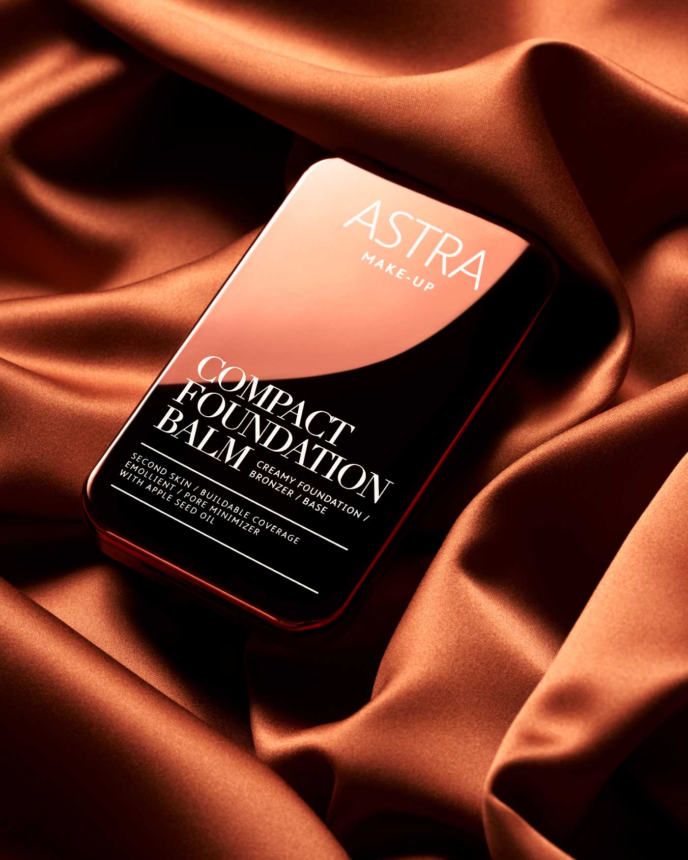 COMPACT FOUNDATION BALM - 04 - Medium - Astra Make-Up